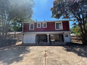 Building Photo - 3433-3433 Beverly Pl
