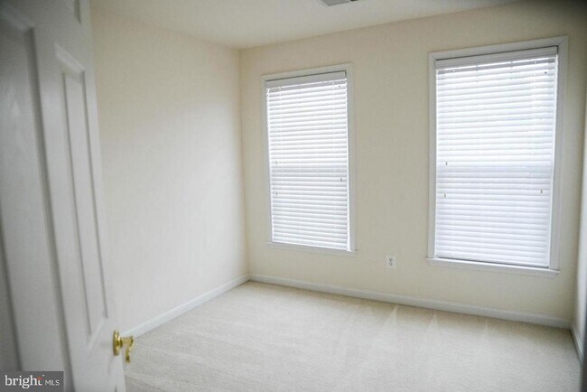 Building Photo - 41898 Cinnabar Square