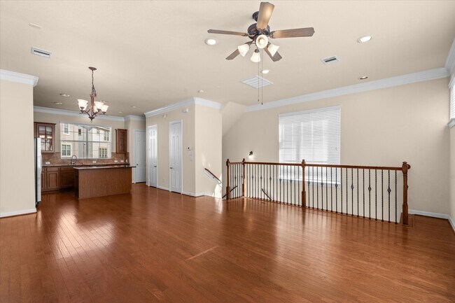 Building Photo - 3318 Clearview Villa Way