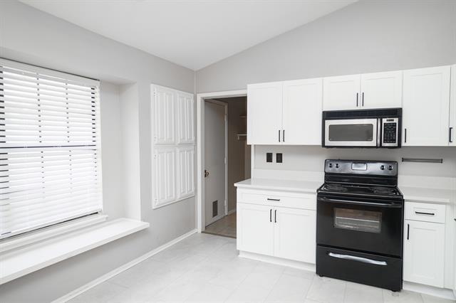 Building Photo - 548 Guadalupe Dr