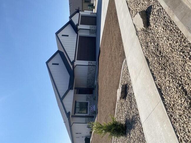 Building Photo - 2104 3125 W