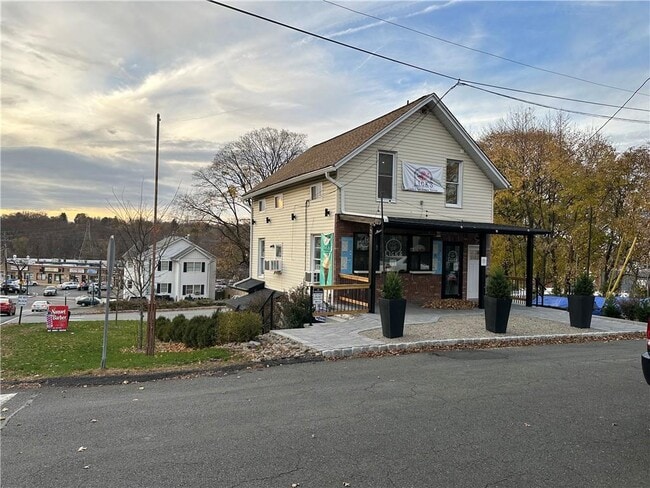 Building Photo - 29 Demarest Ave