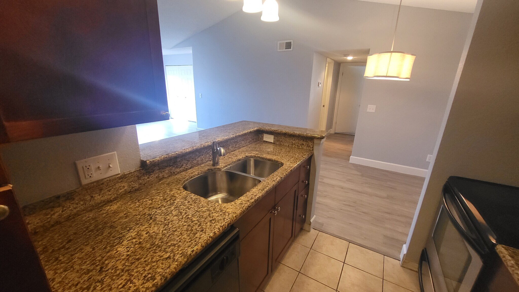 Building Photo - 5140 Conroy Rd