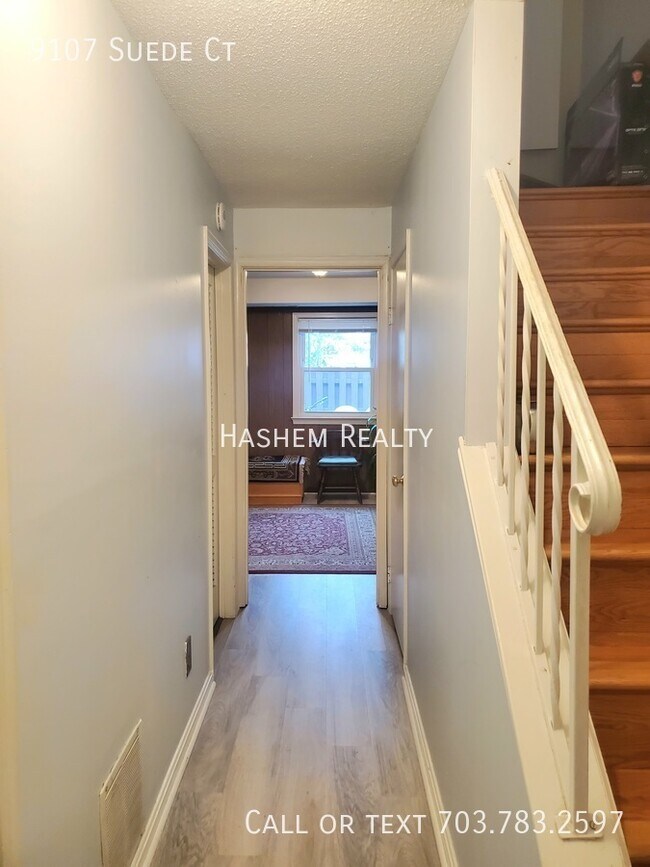 Building Photo - Spacious 1 Bedroom Basement Rental with Pr...