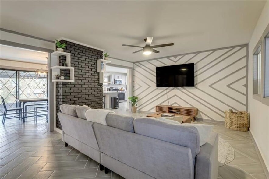 Building Photo - 1944 Cindy Dr