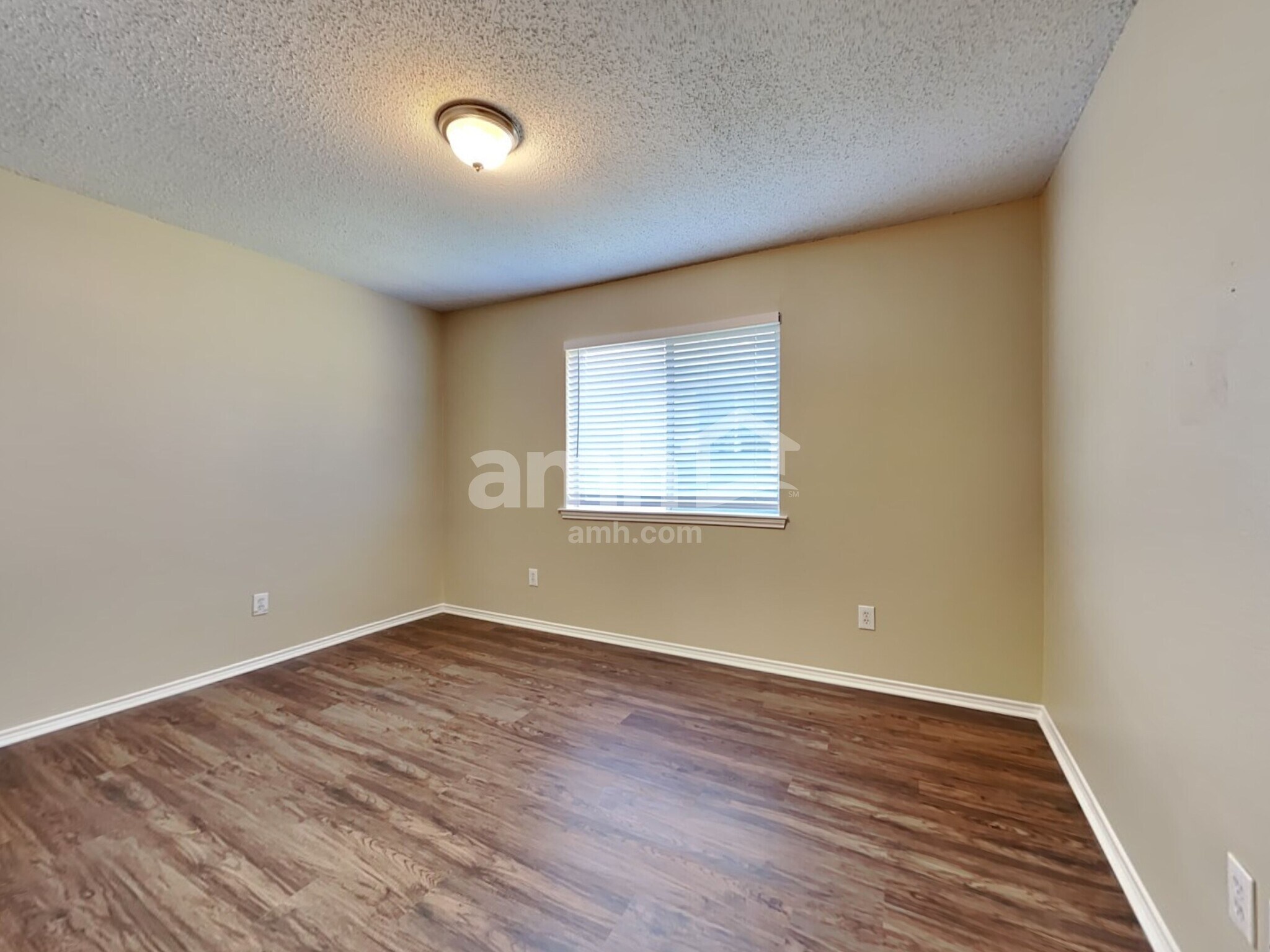 Building Photo - 733 Grandview Ave