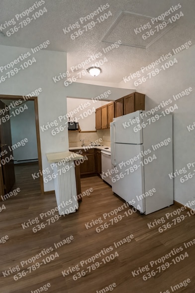 Building Photo - 4170 Jannie Dr
