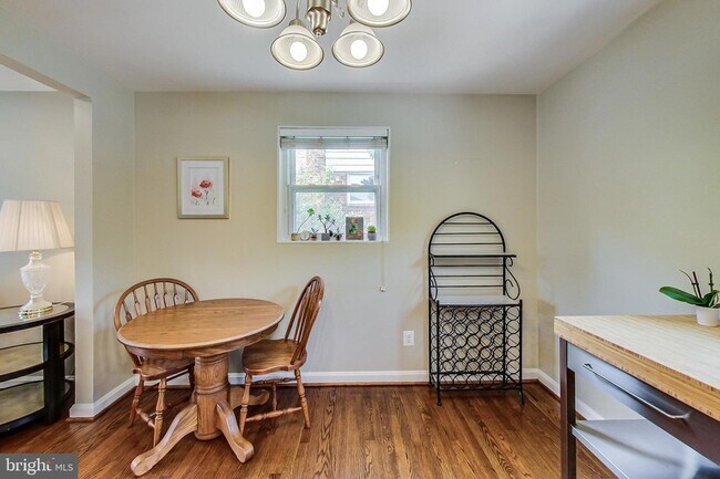 Building Photo - 4715 Oxbow Rd