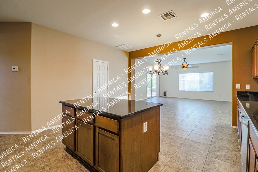 Building Photo - 7461 W Pleasant Oak Way