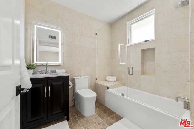 Building Photo - 1825 Pandora Ave