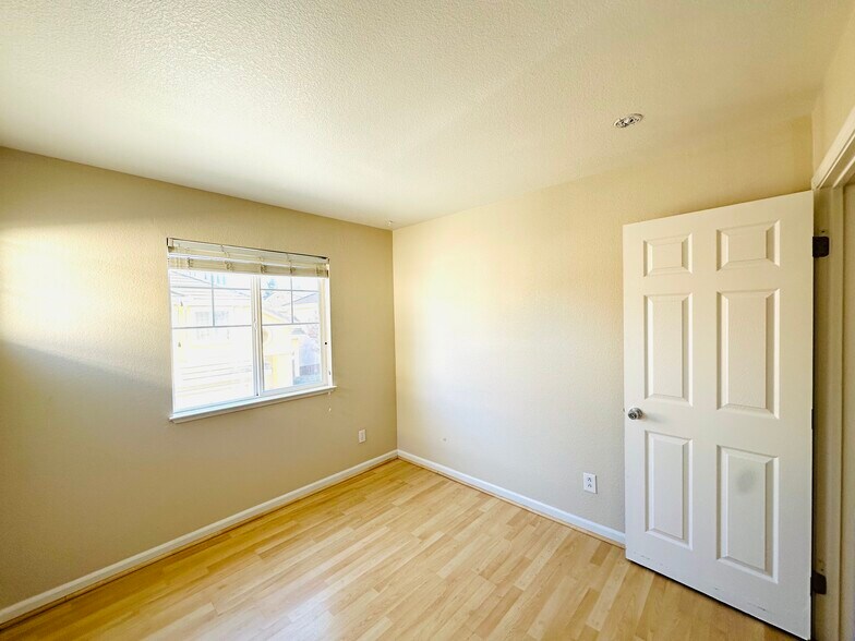 Building Photo - 3729 Seine Ct