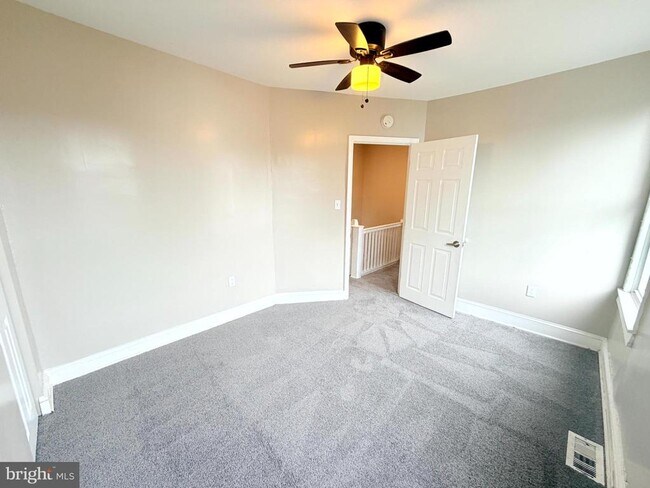 Building Photo - 2401 Baker St