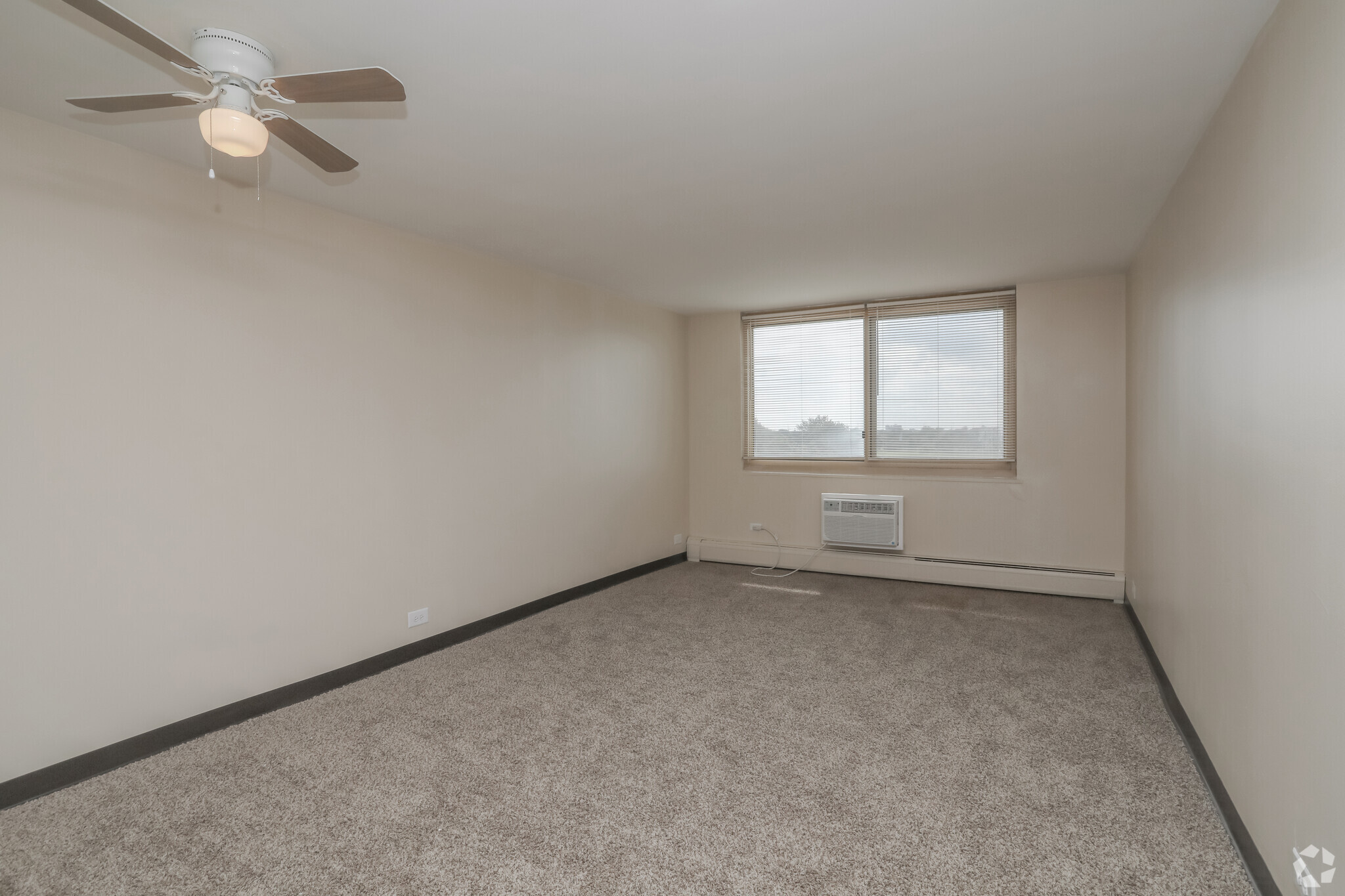 1 BR, 1 BA - Living Room - Hyde Park West