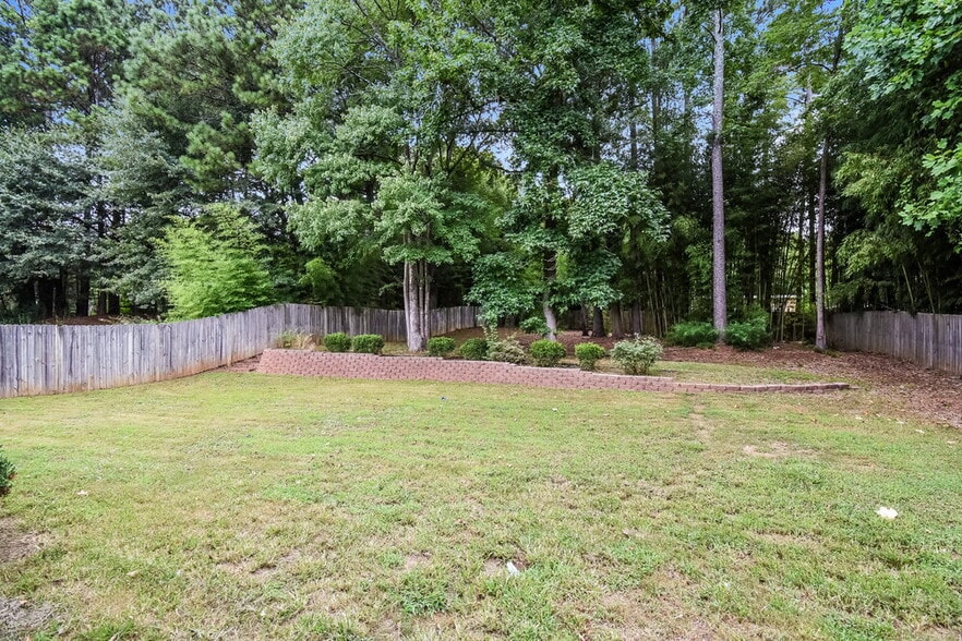 Building Photo - 2105 Caneridge Dr