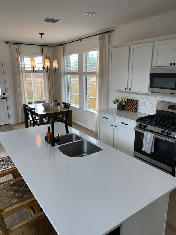 Building Photo - 9933 Diamondhead Dr