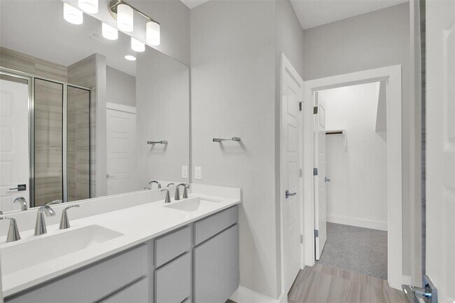 Building Photo - 208 Mirabeau Way