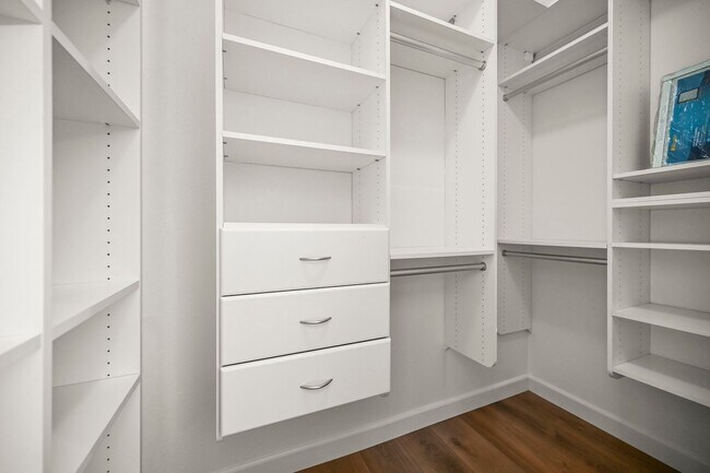 Building Photo - Bright and Spacious, 2BD/2.5BA, Two-Story Condo in Oak Creek in San Ramon- Available NOW!