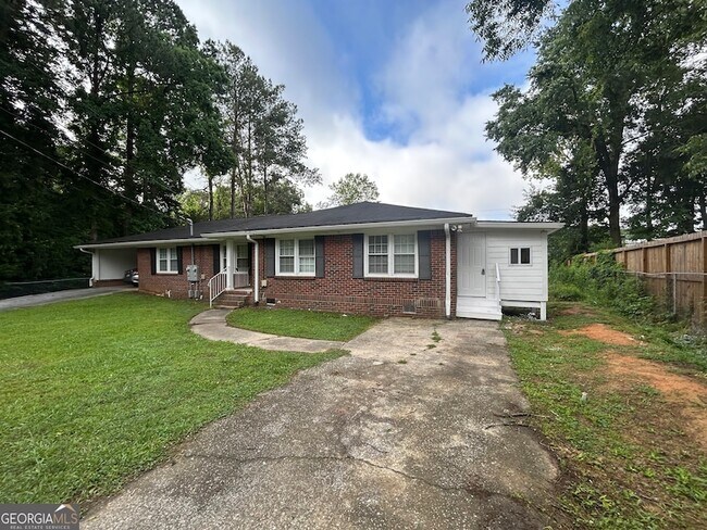 Building Photo - 261 Palms Ln SW