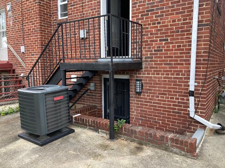 Building Photo - 645 Oglethorpe St NE