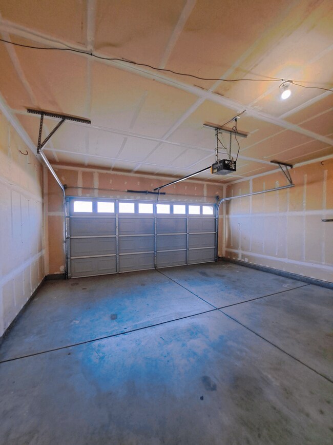 Building Photo - Move in Special: Half OFF your 1st Month's Rent! Elegant 4 Bedroom Home w/ Upstairs Loft Move in ...