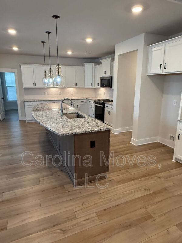 Building Photo - 521 Fenwick Dr