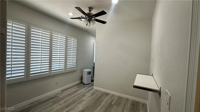 Building Photo - 5273 Candlespice Way