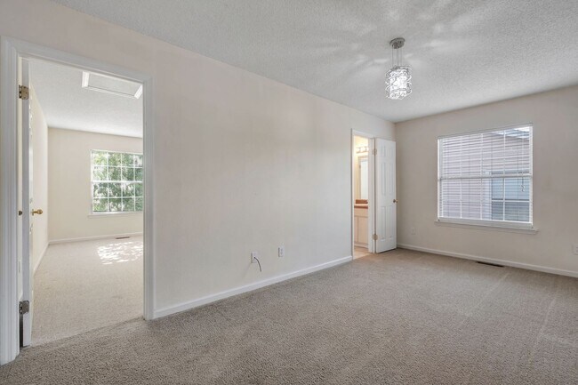 Building Photo - 3056 Royal Palm Way
