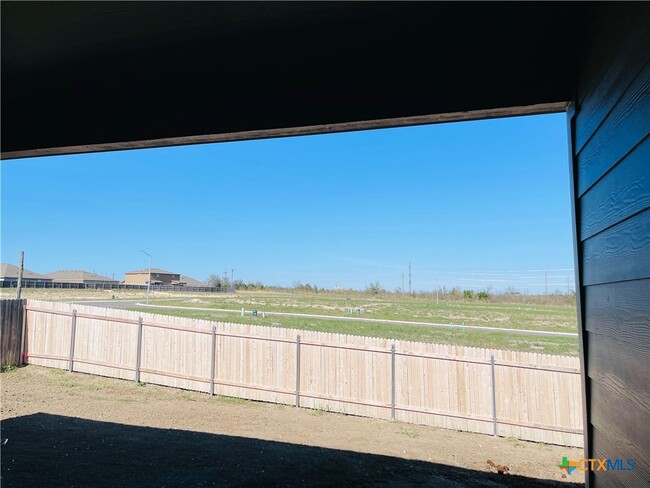 Building Photo - 914 Childress Dr