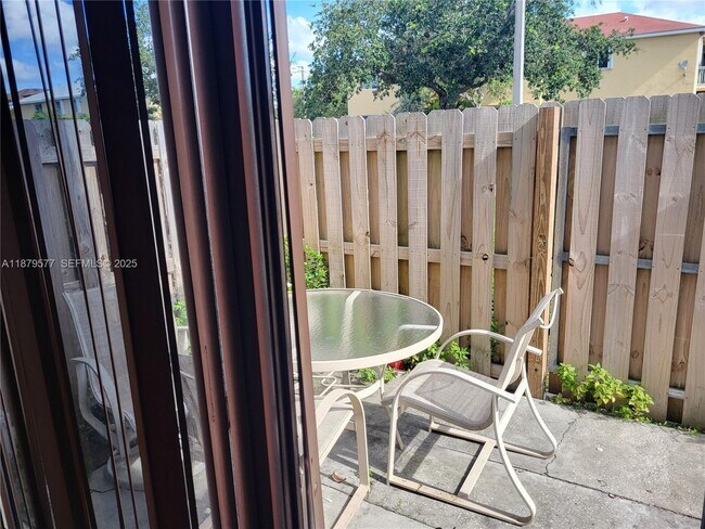 Building Photo - 820 NE 212th Terrace