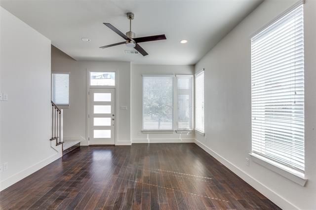 Building Photo - 402 Templeton Dr