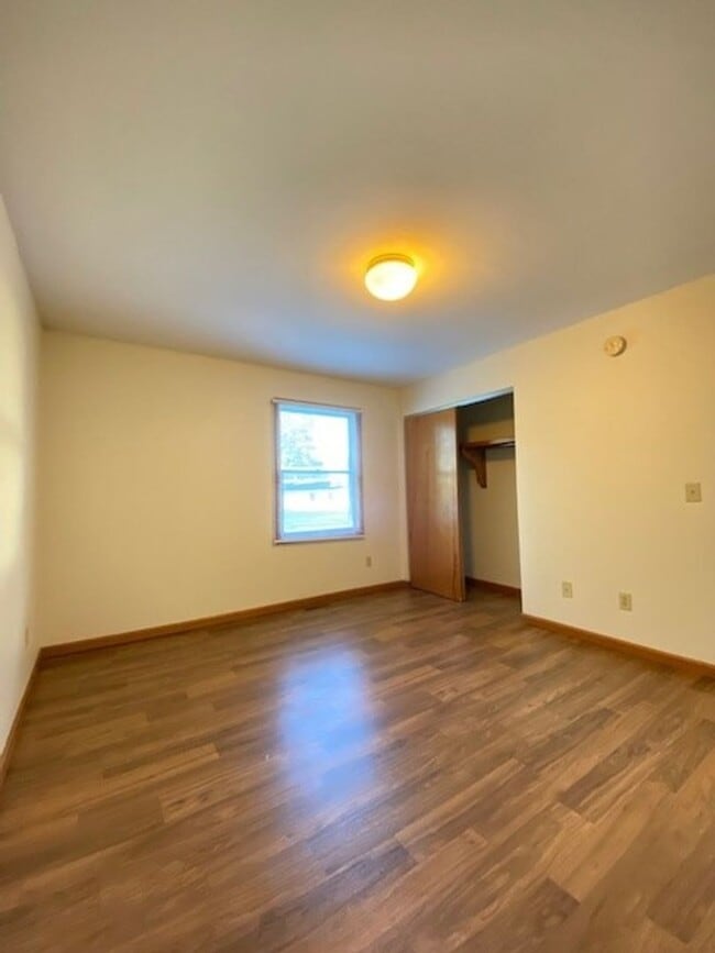 Building Photo - 214 Stonewall Ct