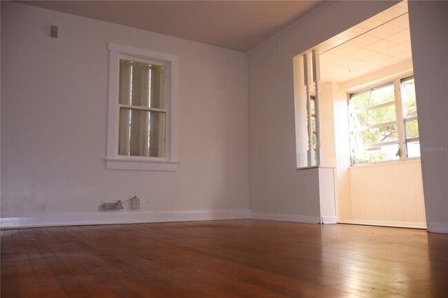 Building Photo - 3815 W De Leon St