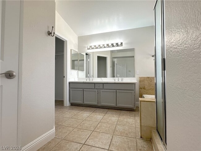 Building Photo - 7604 Cruz B