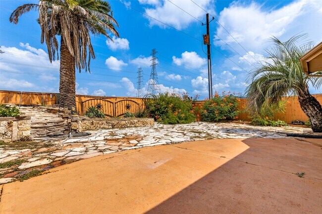 Building Photo - 212 Cedar Branch Dr