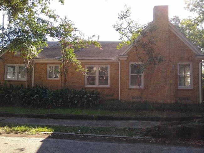 Building Photo - 1722 Haver St