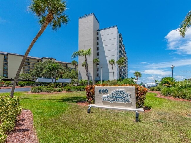Building Photo - 660 Island Way