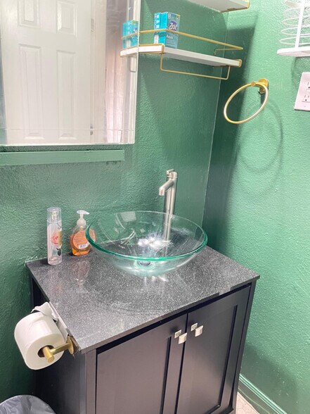 Building Photo - 2020 S Congress Ave