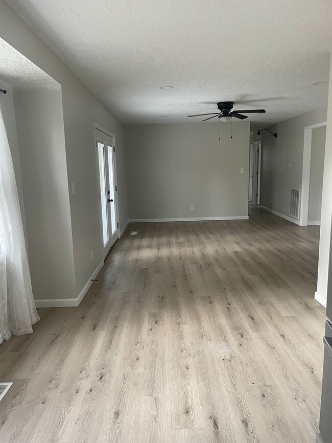 Building Photo - 5918 Medders St