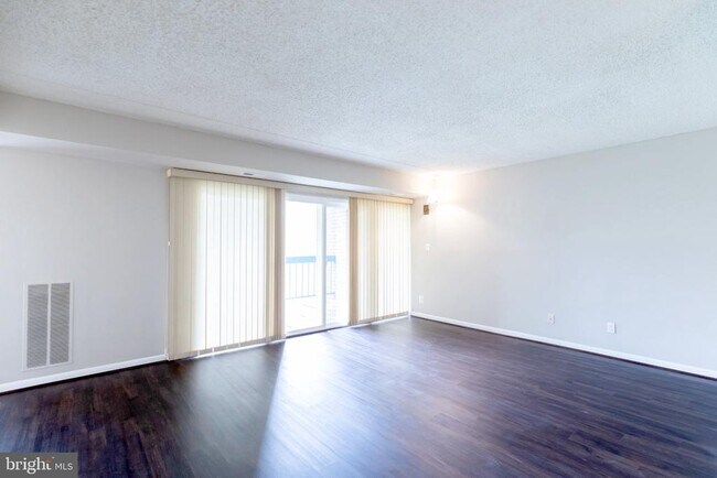 Building Photo - 11804 Breton Ct