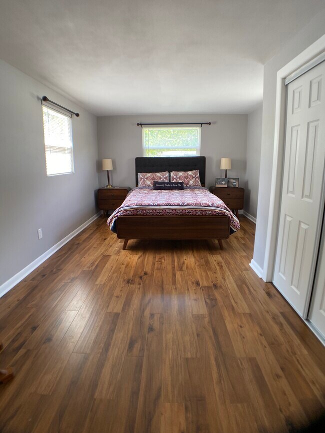 Building Photo - 5718-5713 13th Ave S