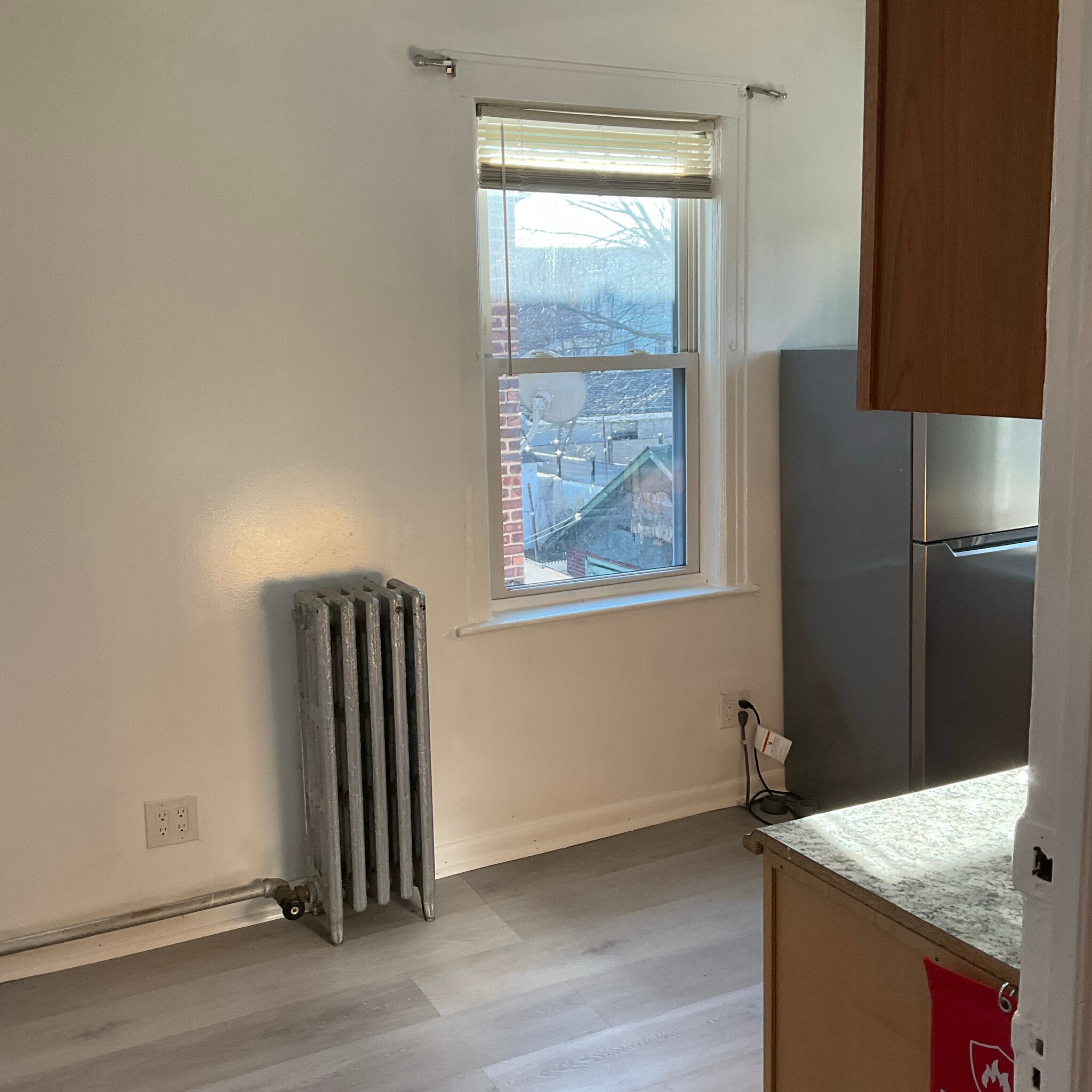 Apt 2 kitchen - 4137 Boyd Ave