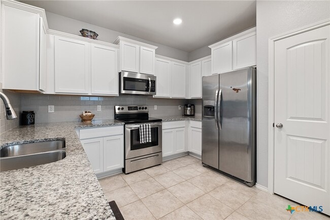 Building Photo - 5541 Perdita Dr
