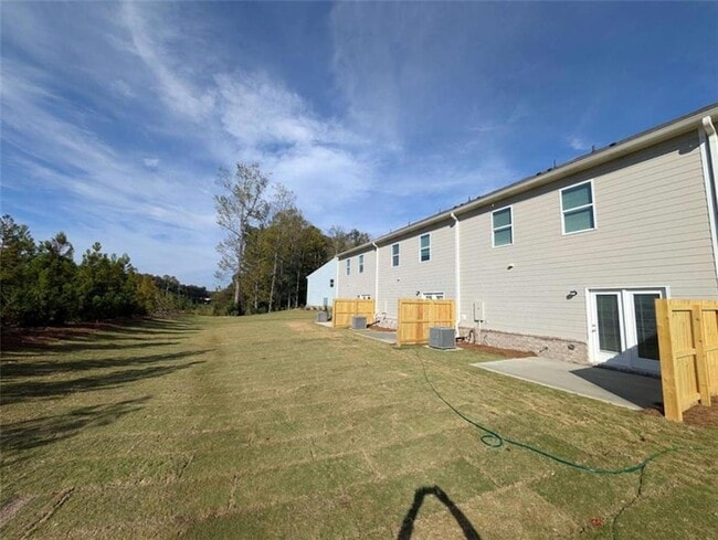 Building Photo - 2465 Poppy Ct