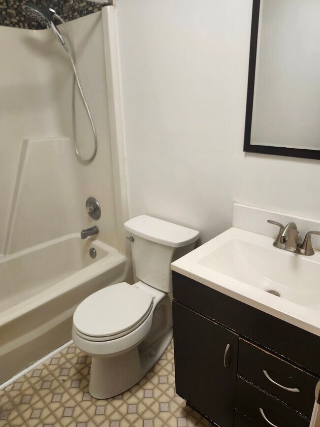 Building Photo - 301 Gaile Ave