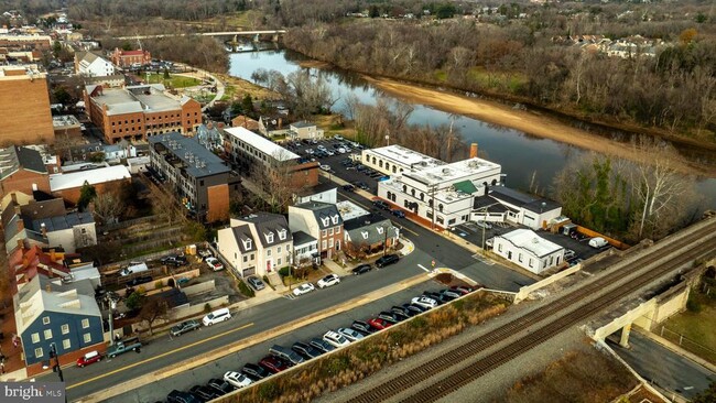 Building Photo - 105 Lafayette Blvd