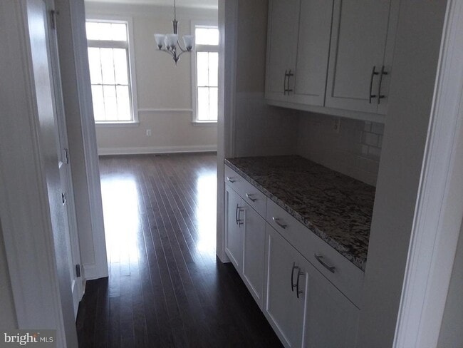 Building Photo - 22595 Windsor Locks Square