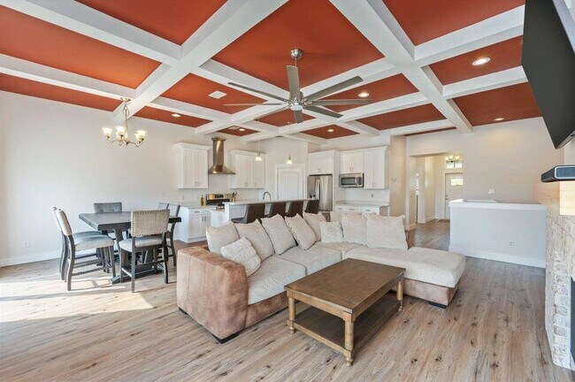 Building Photo - 508 Hideaway Ln