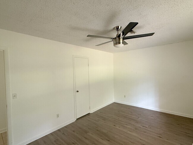 Building Photo - 118 Dexter Cir