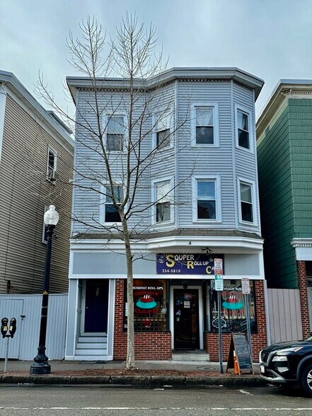 Building Photo - 724 Cambridge St