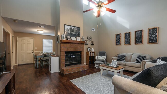 Building Photo - Woodshire Duplexes & Townhomes